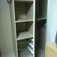 広々クローゼット。長期滞在したくなる。