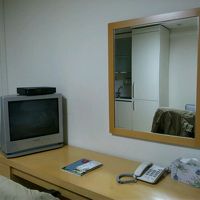 どうしてサムソンの薄型TVじゃないのかな。