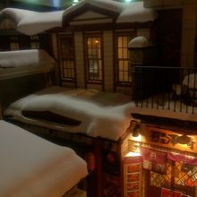 出抜小路の二階テラスから