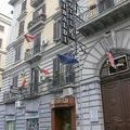 ガリバルディ広場に位置するホテル