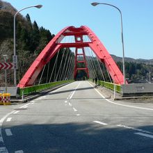 愛本新遺跡近くの愛本橋（あいもとはし）