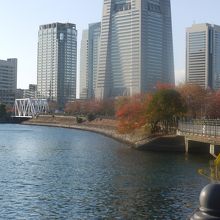 ワールドポーターズ方面から見た汽車道