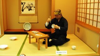 絵付けのロボットにびっくり