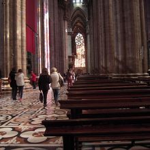 ドゥオモ (ミラノ大聖堂) の中