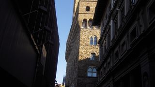 ツアーで連れ回され地獄のウフィツィ美術館だった