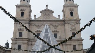 ザルツブルク大聖堂：モーツァルトが洗礼を受け、カラヤンの葬儀が行われた大聖堂、音楽ファンには見逃せない