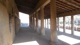 ちょっと不気味な雰囲気（秘儀荘）