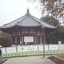 素朴なお堂です。