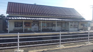 ホーム上に謎のオブジェがありました