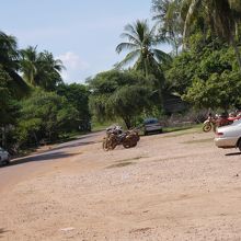 オフロードバイクのレンタルもあります。