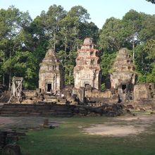 一見３基ですが、後ろにあと３基あります。