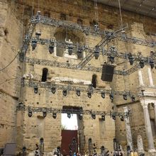 夜に向けてコンサートの準備中