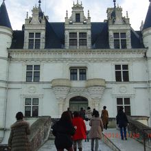 シュノンソー城は地味かな