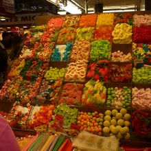 色とりどりのグミやキャンディー