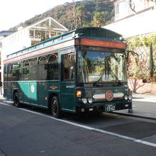 神戸市内を循環するシティループバス。