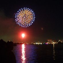 川沿いにて