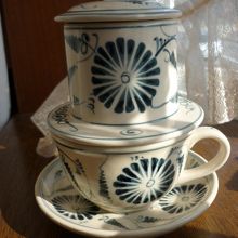 ３階の民芸品店で購入　コーヒーカップとドリップのセット（６$