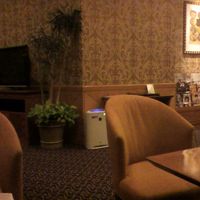 ラウンジは８席ほどです