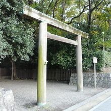 2番出口すぐの下知我麻神社