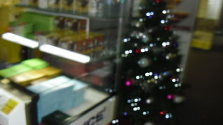 店ごとにクリスマスツリーが