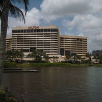 ホテル敷地内の半島から臨む