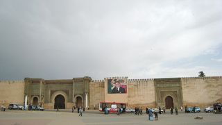 マンスール門が目の前