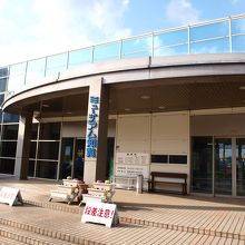 知覧特攻平和会館の隣にあります