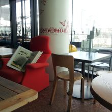 ゆとりのある店内は雰囲気最高！