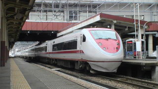 現在、直江津、北陸方面への乗換駅だが。今後どうなるだろうか。