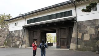 大手門をはるかに上回る雰囲気