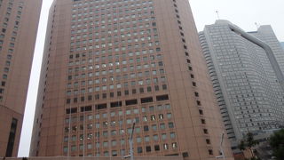 ハイアットリージェンシーホテルと隣接しています