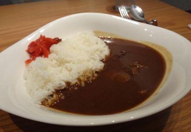  フランス料理店でいただく絶品ランチカレー