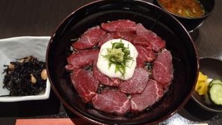 ランチの「さくら丼」は、 お値打ち価格の1000円！