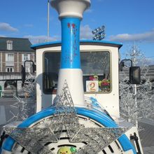 機関車とかが夜はライトアップされるらしい