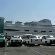 福井県の県庁所在地・福井市の代表駅、福井駅