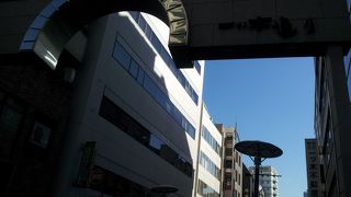 赤坂サカス近くの商店街です