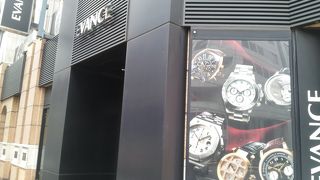 高級ブランド腕時計の専門店です