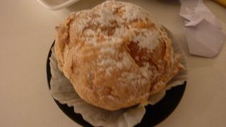 大きなシュークリーム最高です