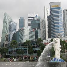 マーライオンは意外と小柄だった1枚！