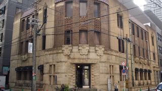 アールデコ装飾の歴史ある芝川ビル