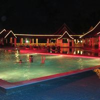 プール独り占め