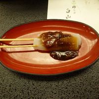 夕食のサービスで出されたこんにゃく田楽