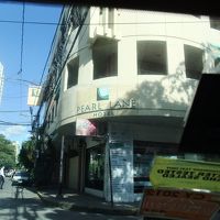 ホテル外観（入口はこれより少し右に行ったところ）