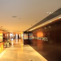 金ぴかのエントランス