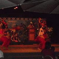 夜のポリネシアンショー（食事付き有料）