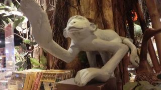 ここまでのタクシー代は払ってもらえるし、帰りもホテルまで送ってもらえます！