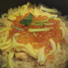 シャケ釜めし。