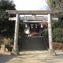 保木薬師堂の隣にある十社宮です。