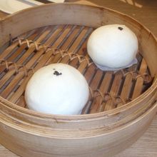 ごま饅頭。個数を減らしてオーダーも可能