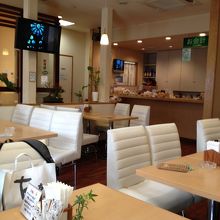 ナチュラル系の店内。